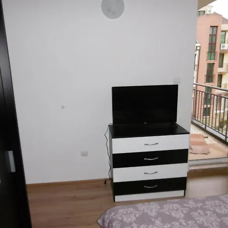 жекови * Tsarevo